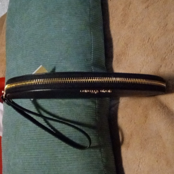 Wristlet - Picture 3 of 4